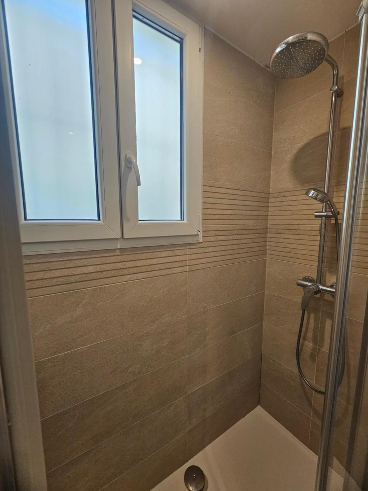 *Appartement Moderne/2 Minutes Du Metro* Сент-Уен Екстериор снимка