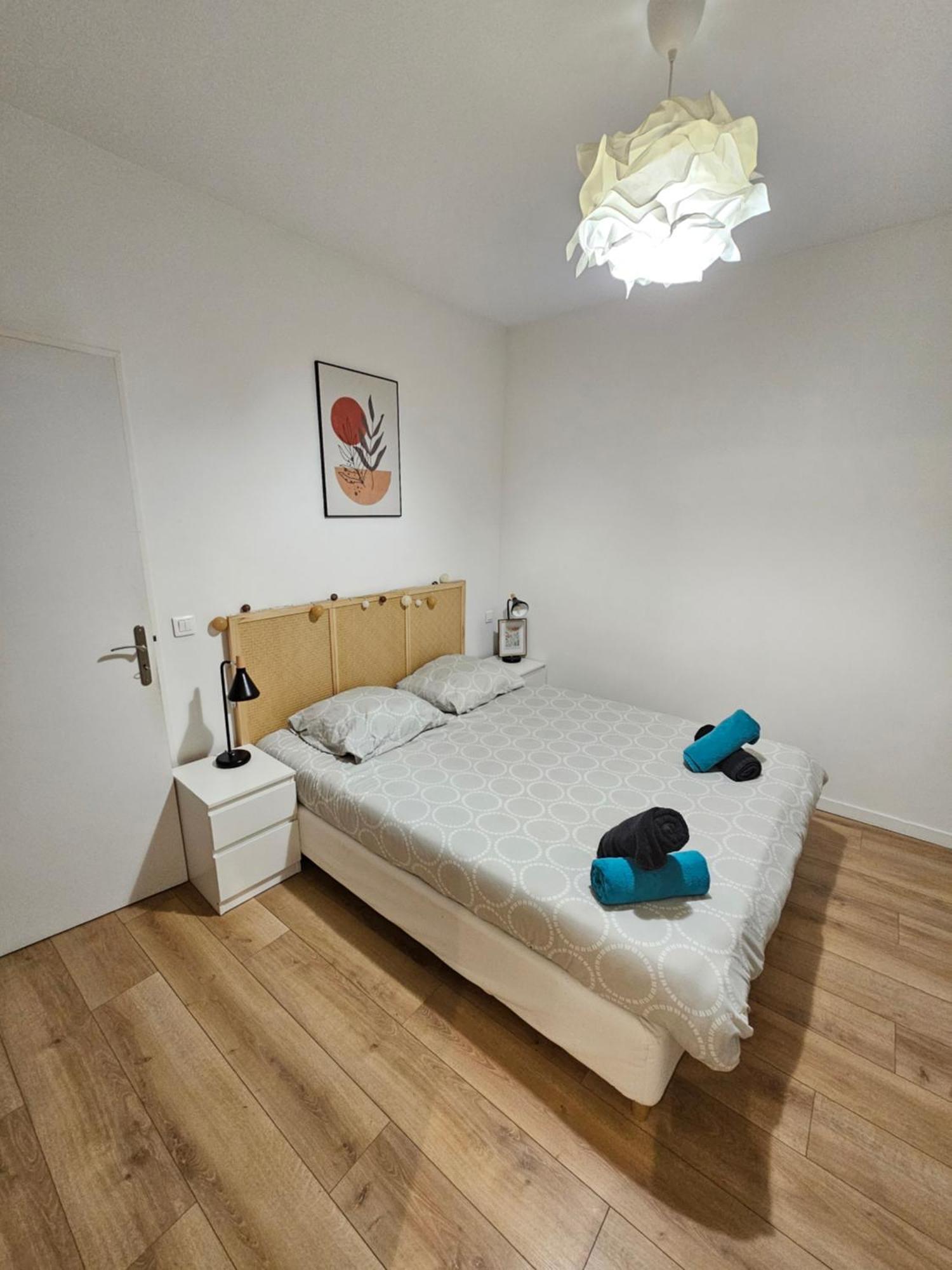 *Appartement Moderne/2 Minutes Du Metro* Сент-Уен Екстериор снимка