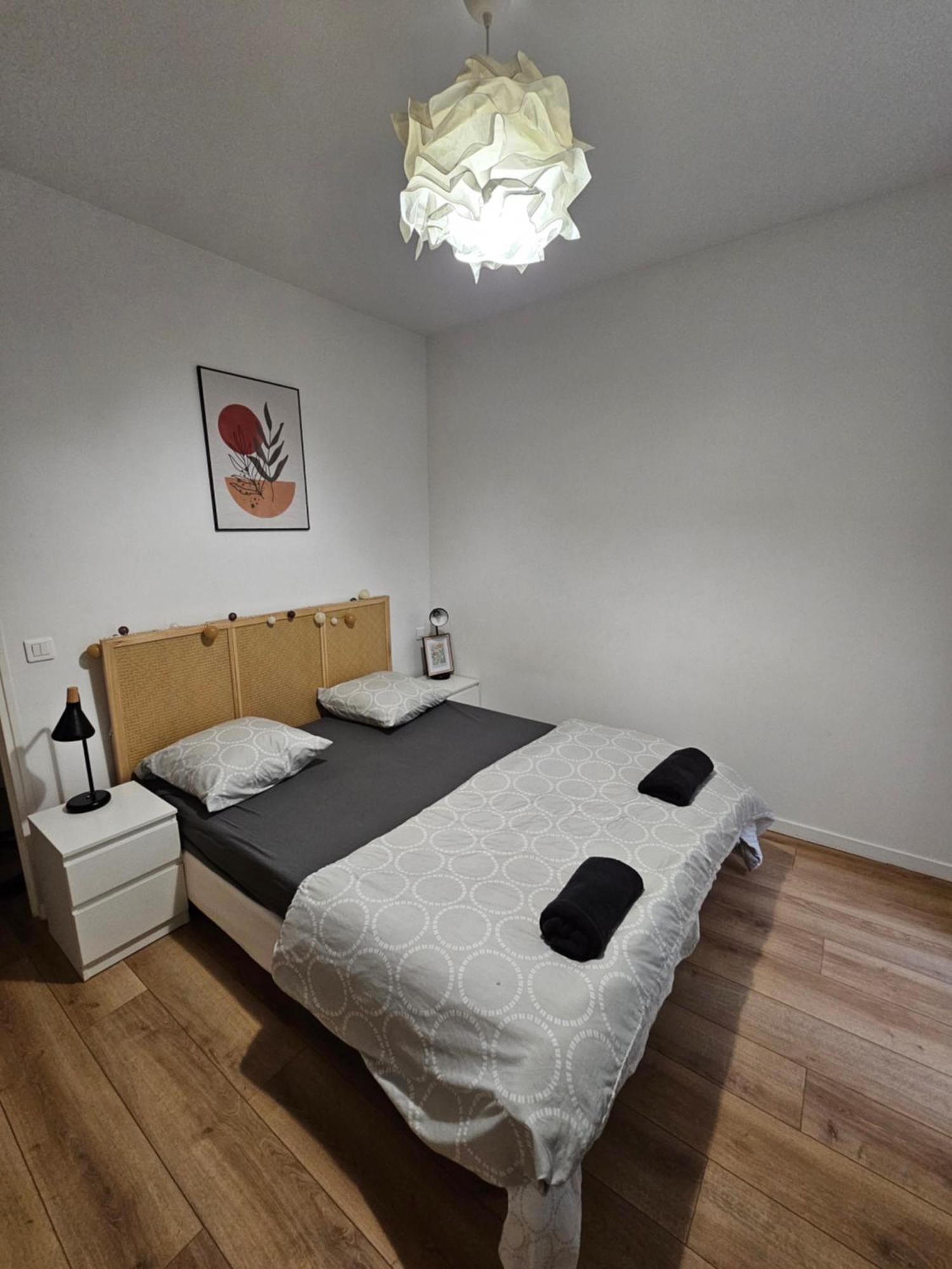 *Appartement Moderne/2 Minutes Du Metro* Сент-Уен Екстериор снимка